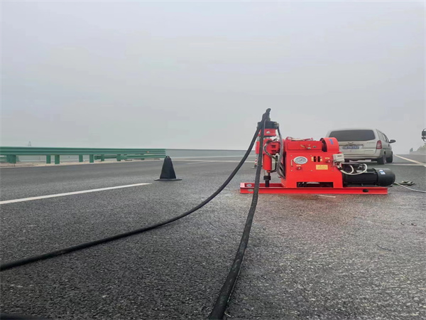 北仑马路路基路面开裂下沉注浆加固灌浆